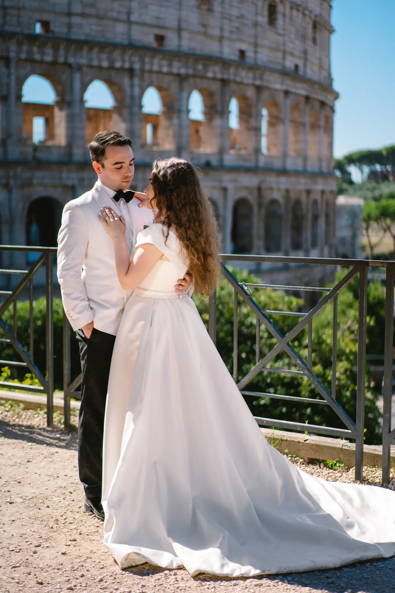Wedding couple near Colosseum, best places to propose in Italy.